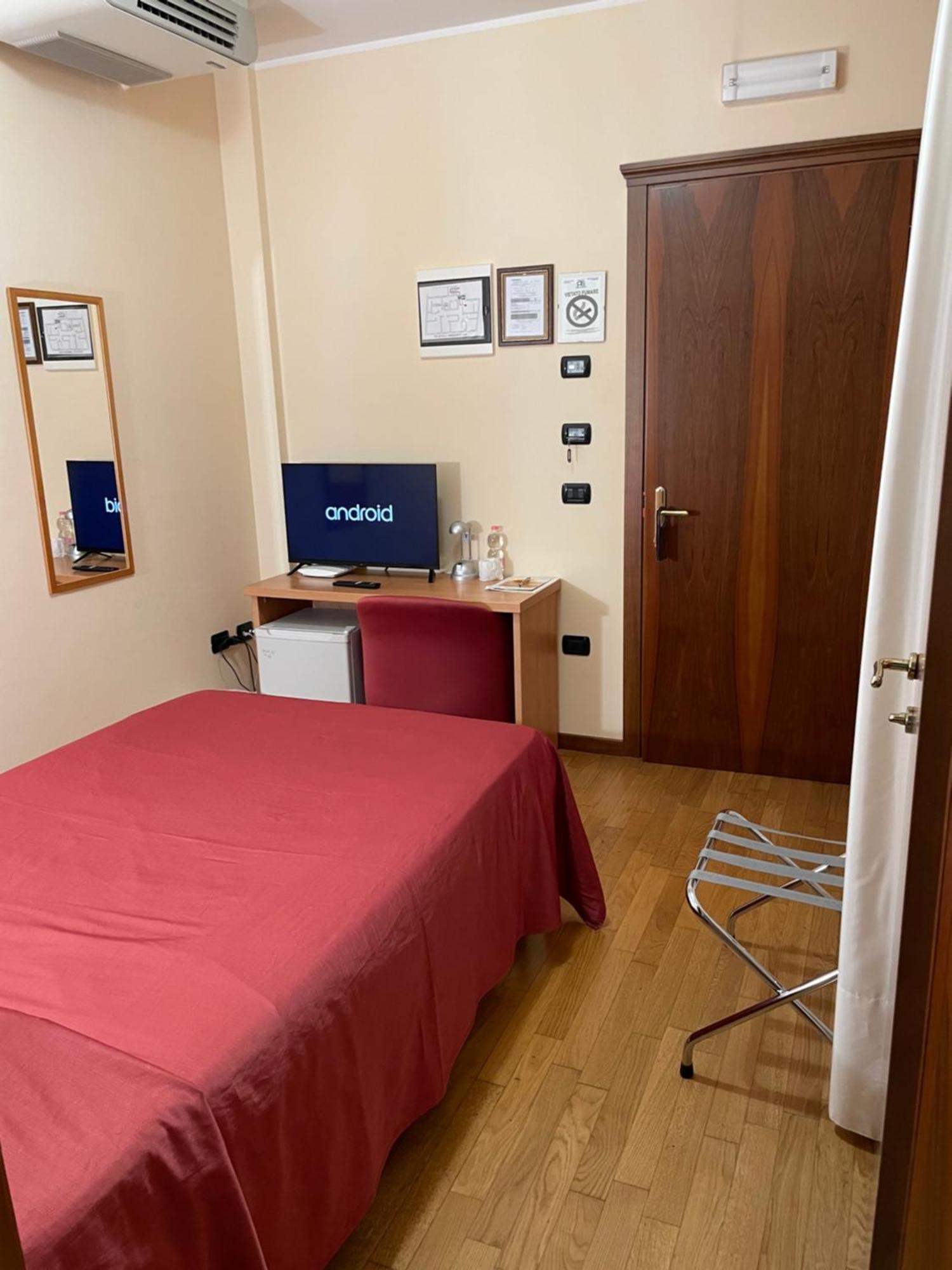 Hotel Ab Baretta Legnaro Bagian luar foto