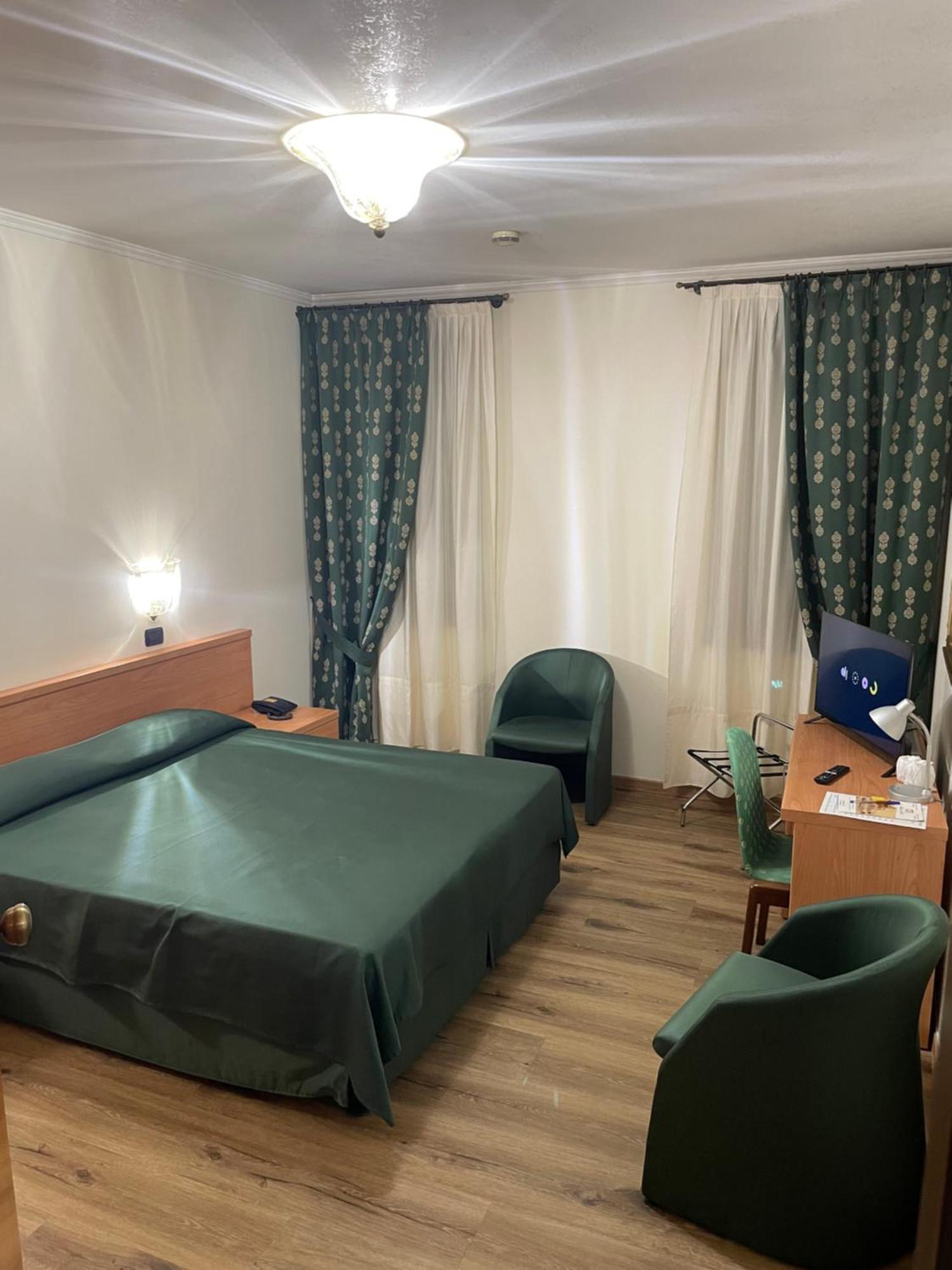 Hotel Ab Baretta Legnaro Bagian luar foto
