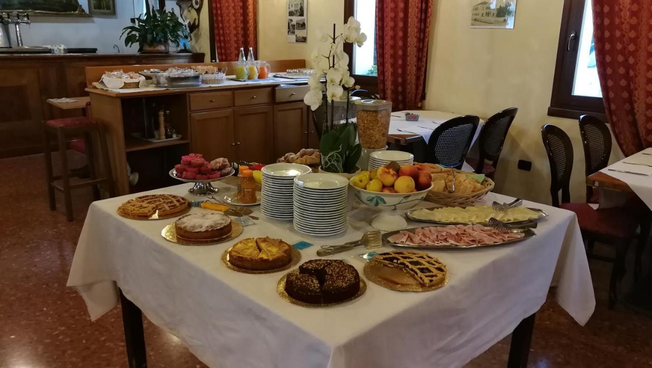 Hotel Ab Baretta Legnaro Bagian luar foto
