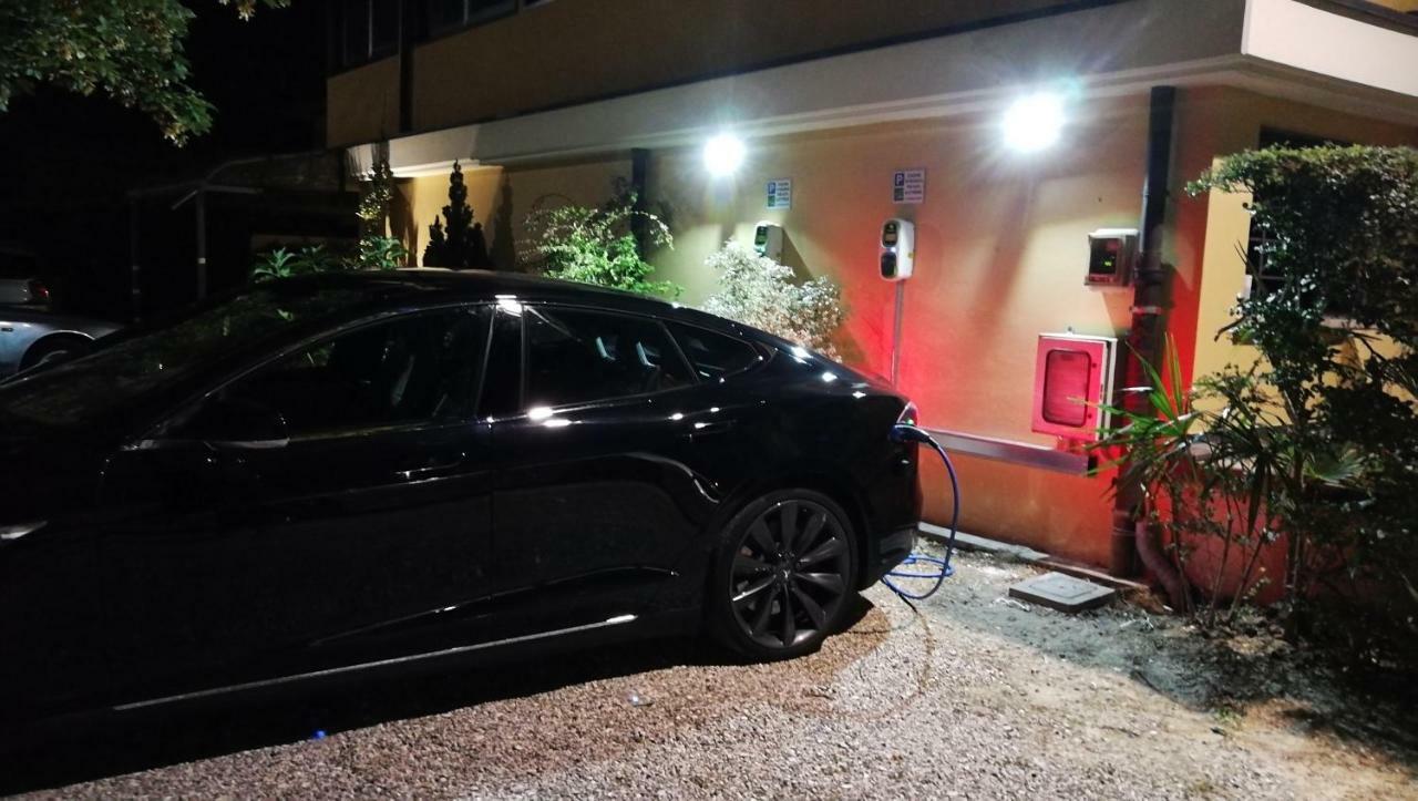 Hotel Ab Baretta Legnaro Bagian luar foto